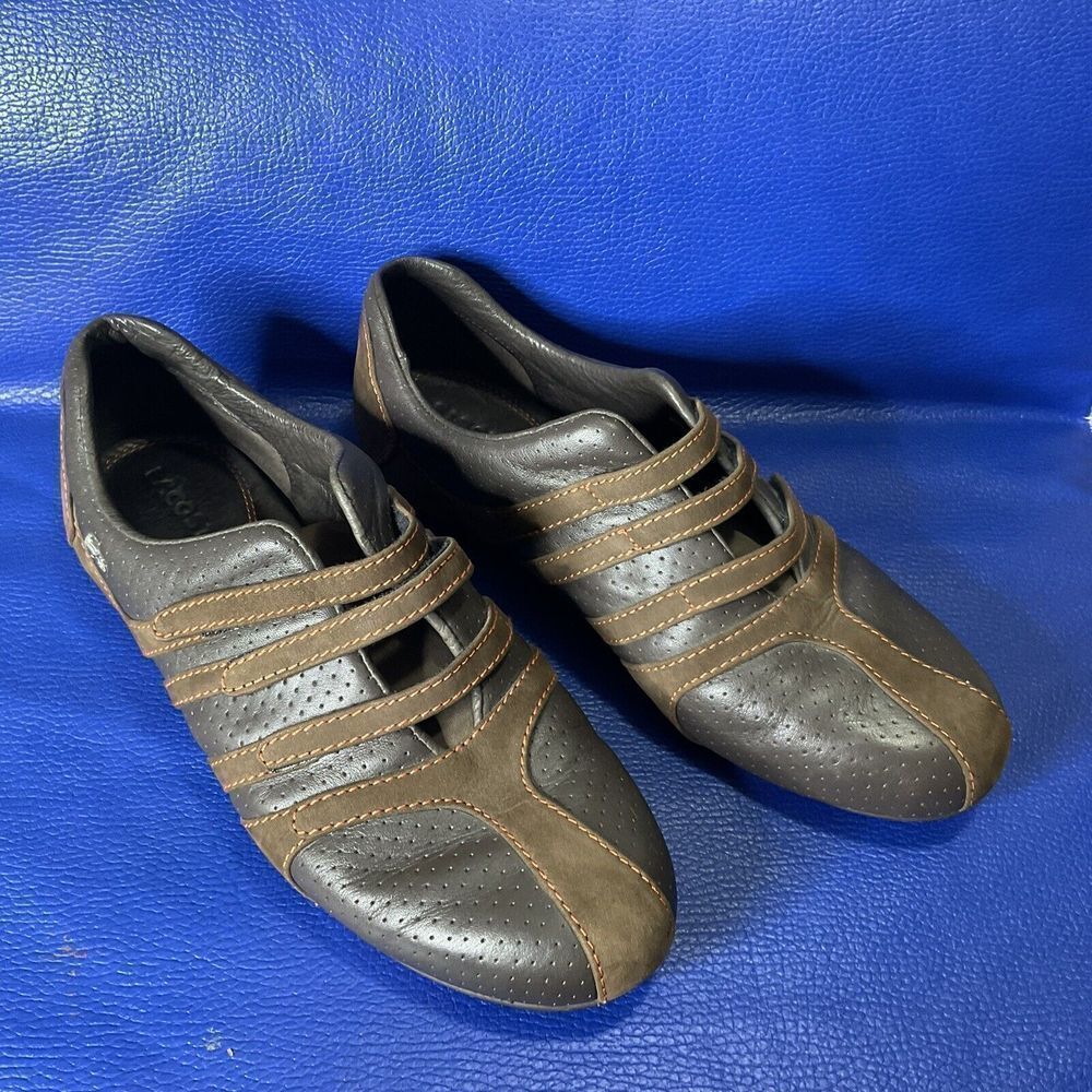 Women's Casual Slip-On Leather Sneakers in Brown